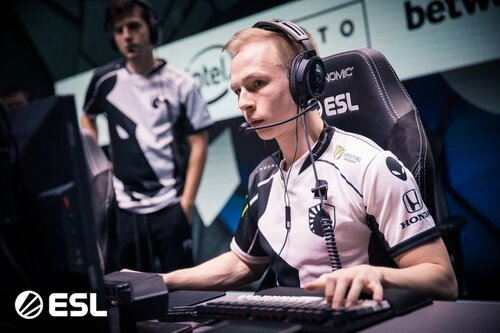 EliGE