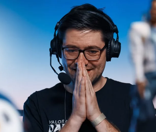 Ich ziehe mich beruflich vollständig aus dem E-Sport zurück. headshinsky beendet Tätigkeit im E-sport